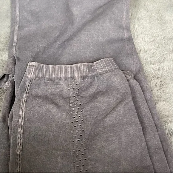 NWOT Free People Movement good karma legging size M/L - Picture 3 of 4